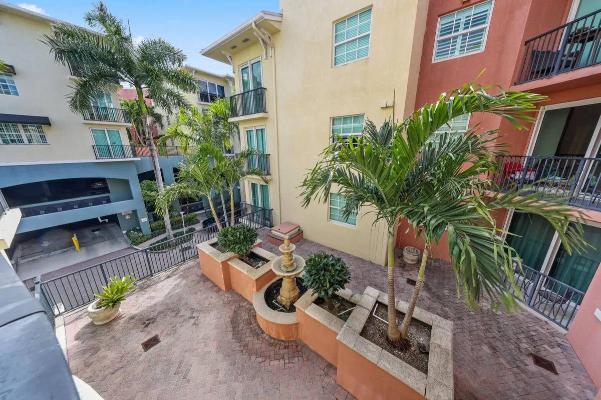 The Astor Unit 314 photo 19