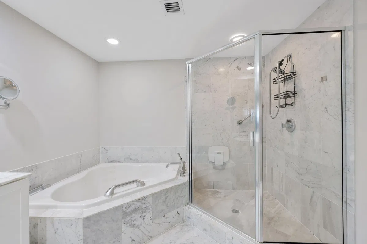 The Astor Unit 314 photo 31