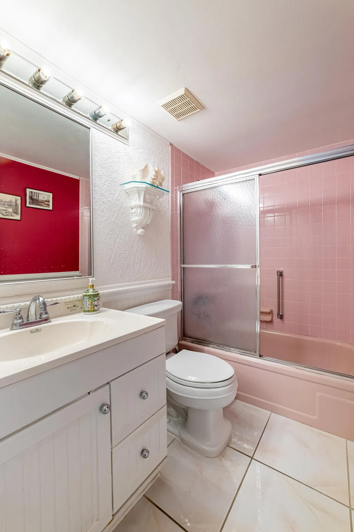 Unit 221 photo 34