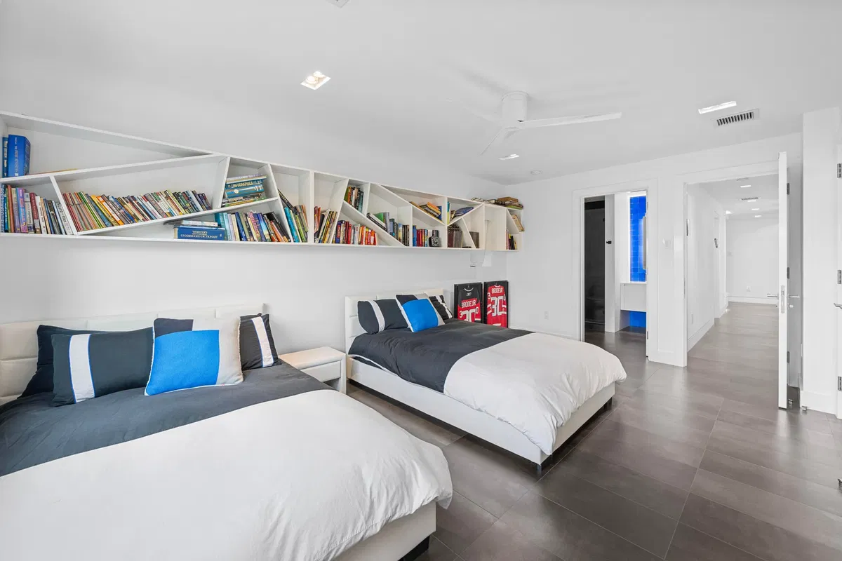 Residence photo 43