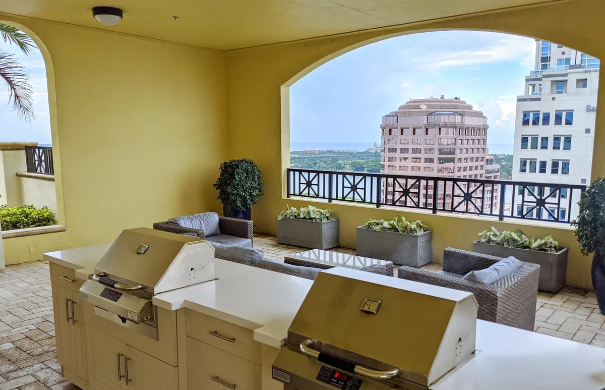 One City Plaza Unit 1524 photo 37