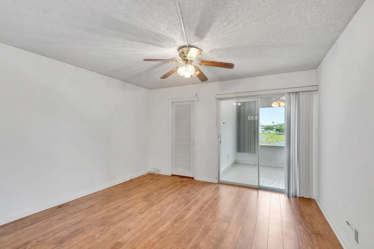 Unit 267 photo 46