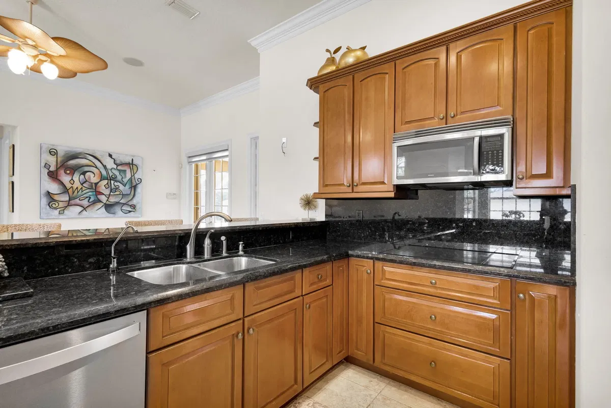  Residence photo 22