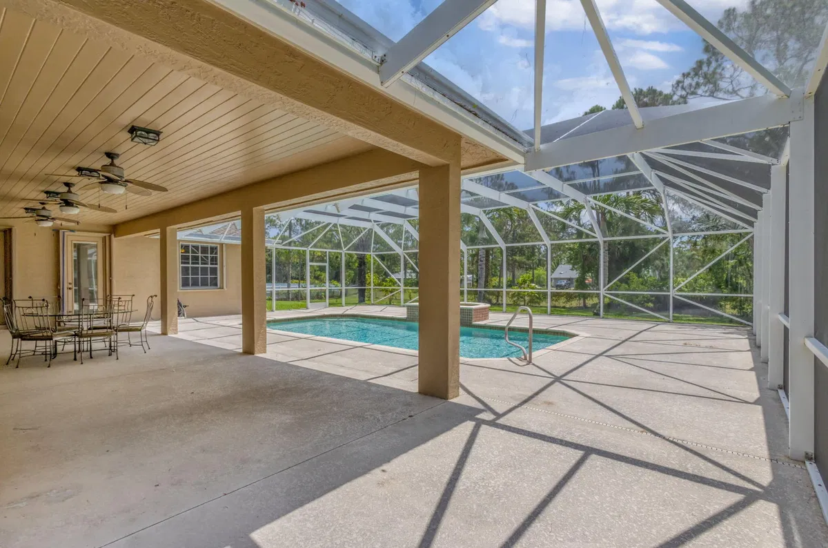  Residence photo 64