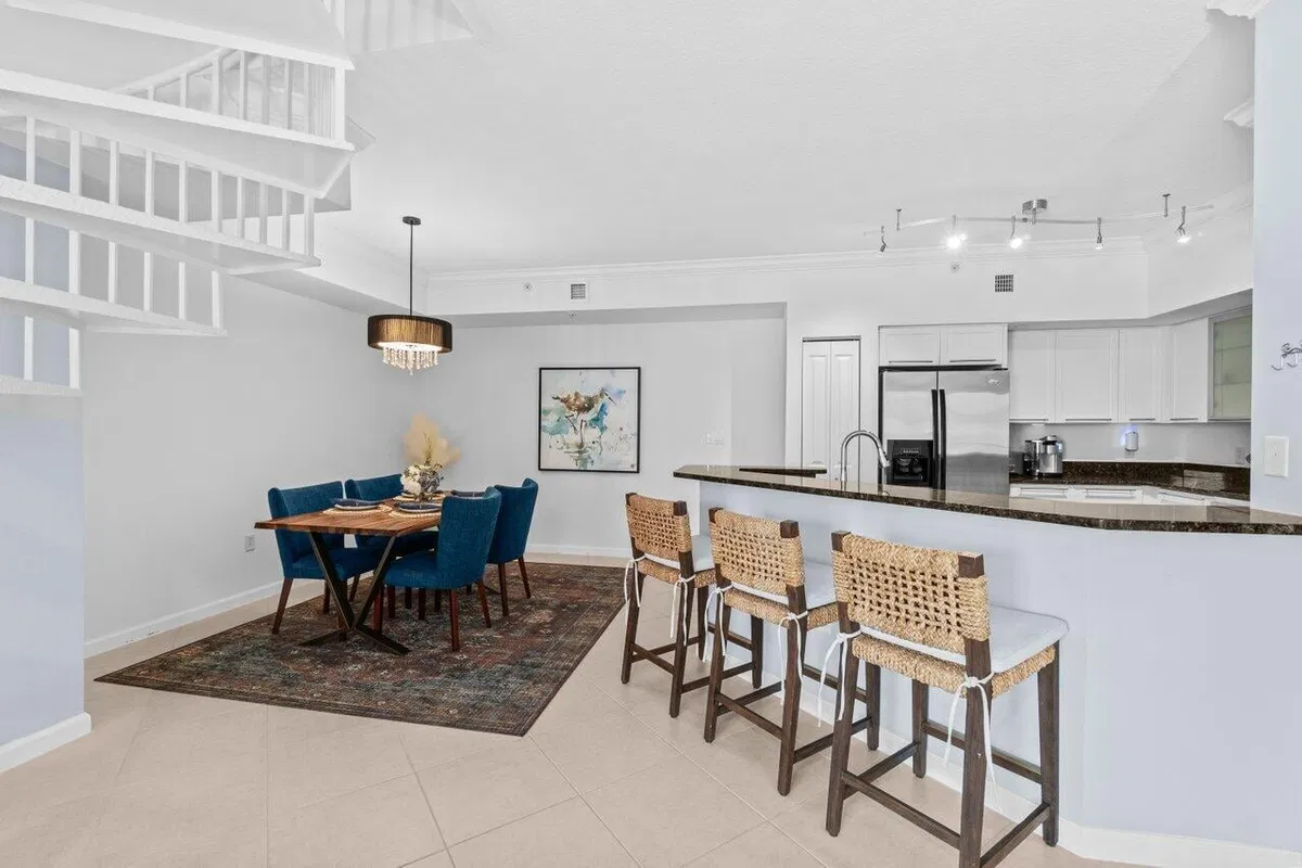 The Astor Unit 415 photo 7