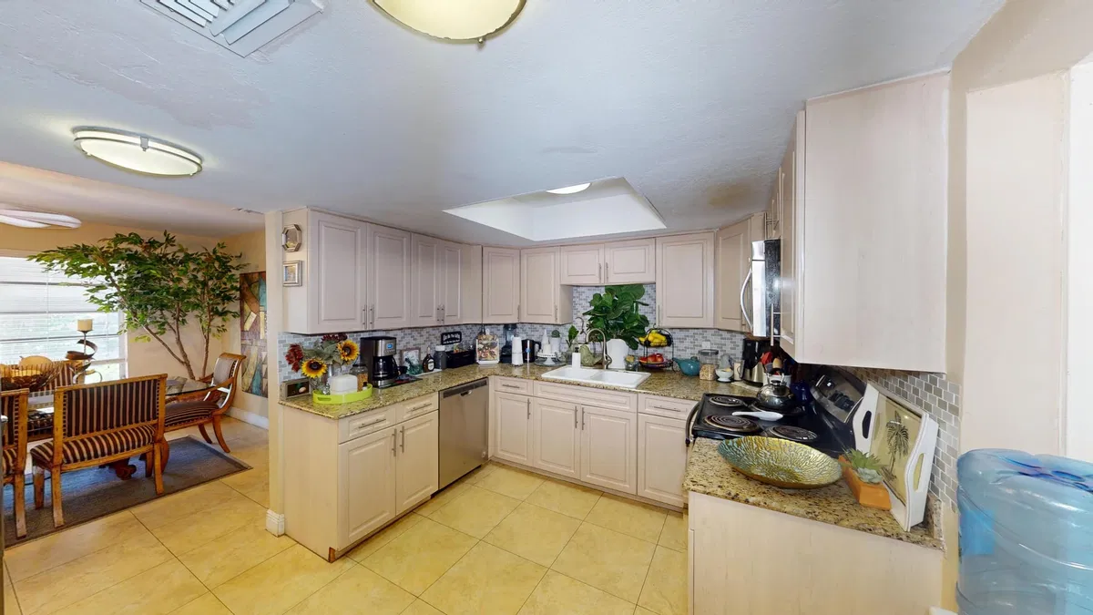 West Palm Beach Residence photo 16