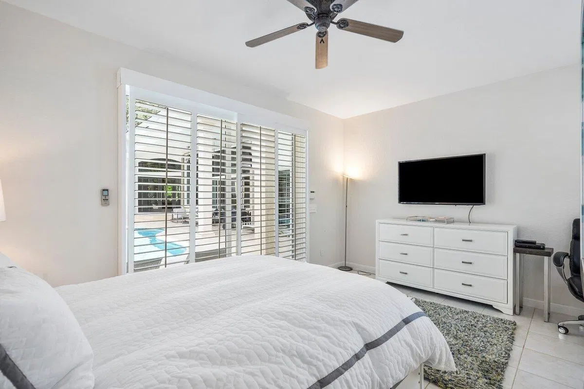 Woodfield Country Club Residence photo 19