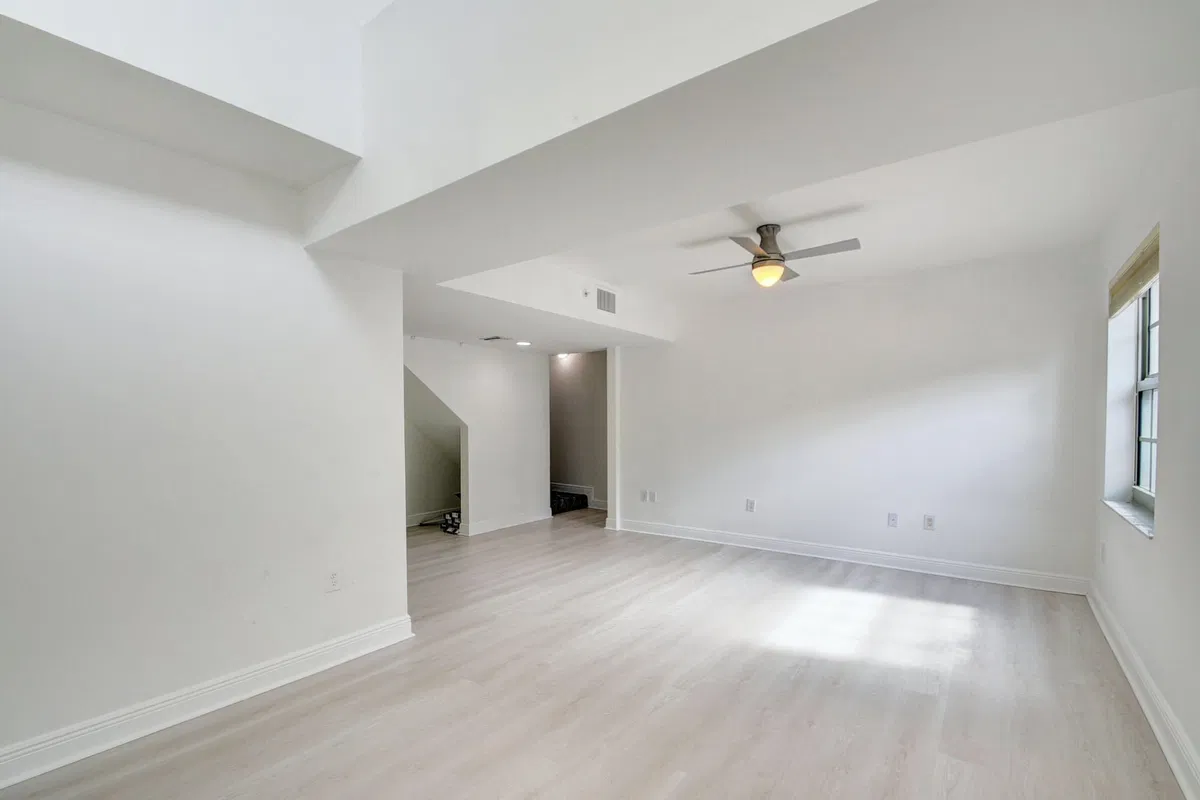 610 Clematis Unit 130 photo 7