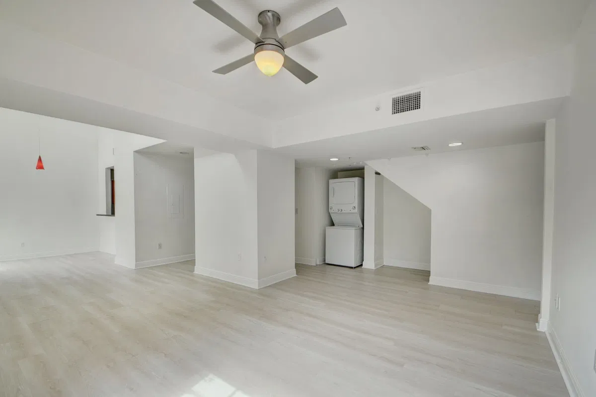 610 Clematis Unit 130 photo 10