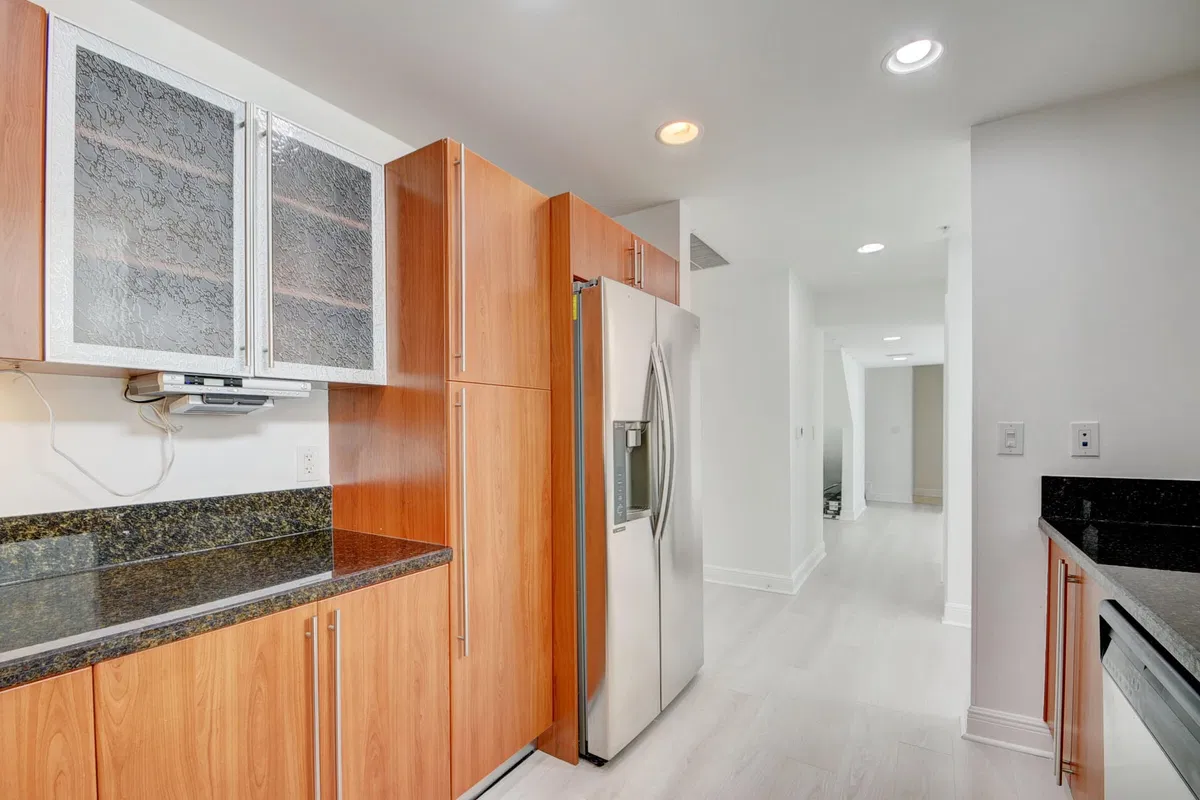 610 Clematis Unit 130 photo 16