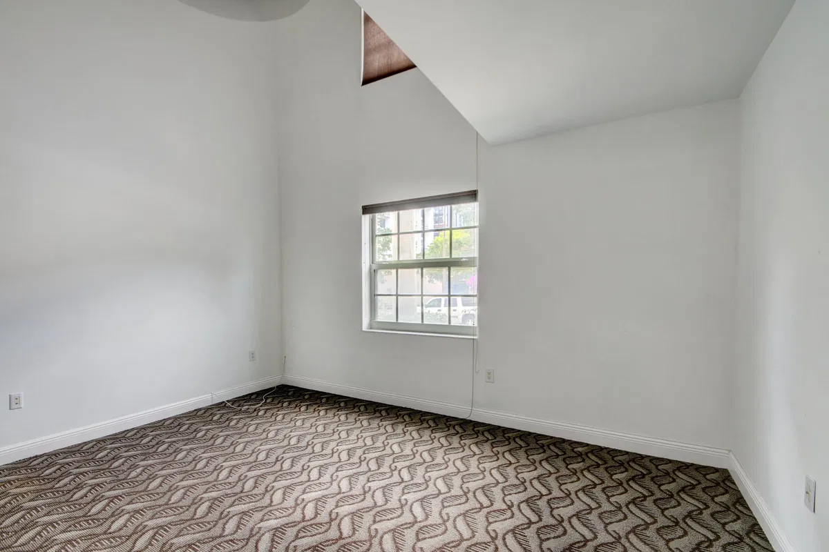 610 Clematis Unit 130 photo 19