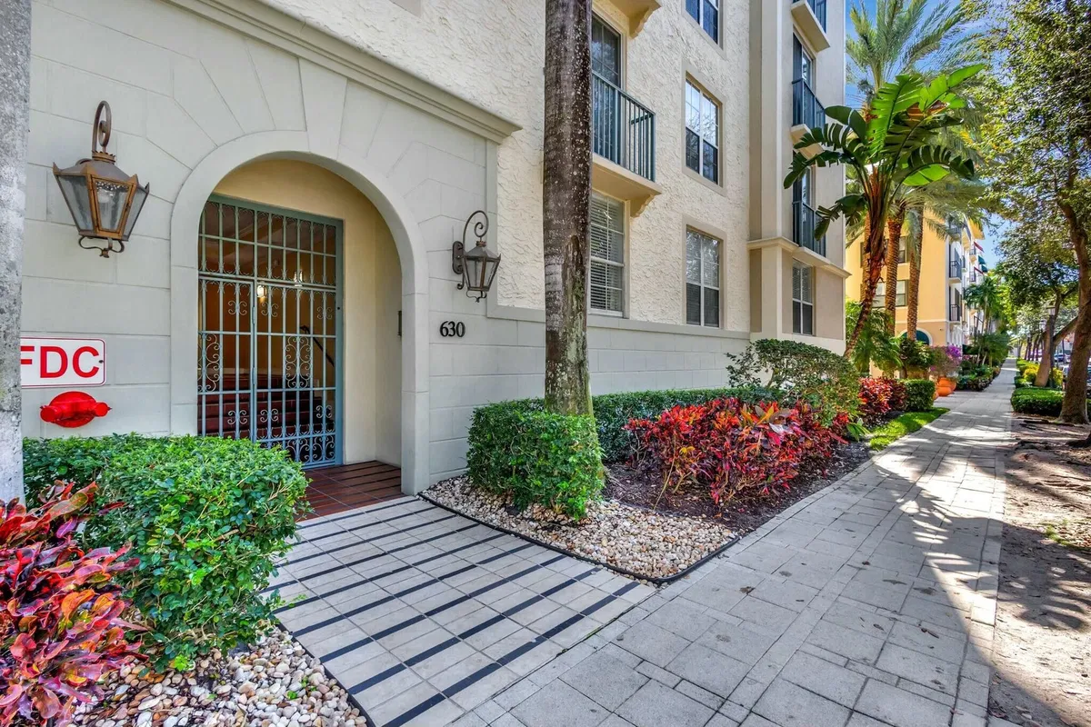 Courtyards in Cityplace Unit 201 photo 4