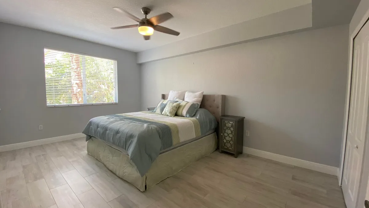 Unit 104 photo 13