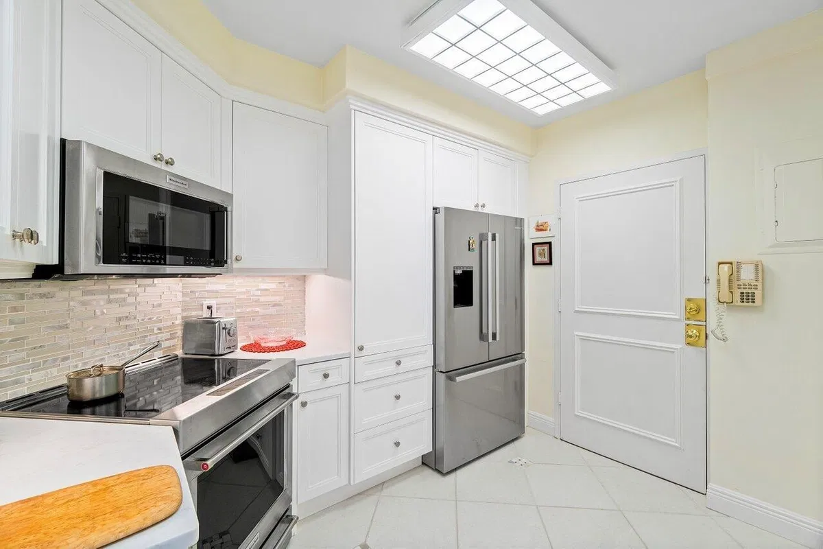Palm Beach Towers, Palm Beach Unit B 505 photo 7