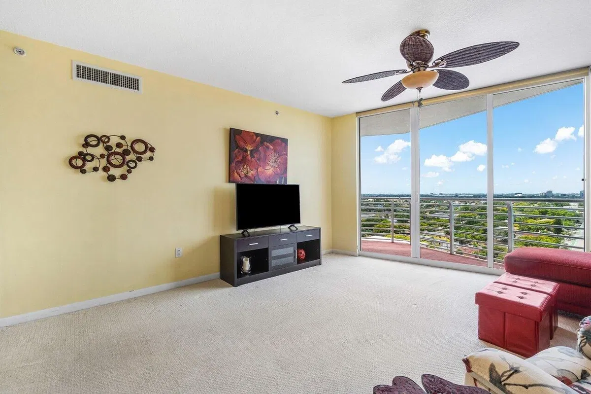The Slade Unit 1509 photo 7