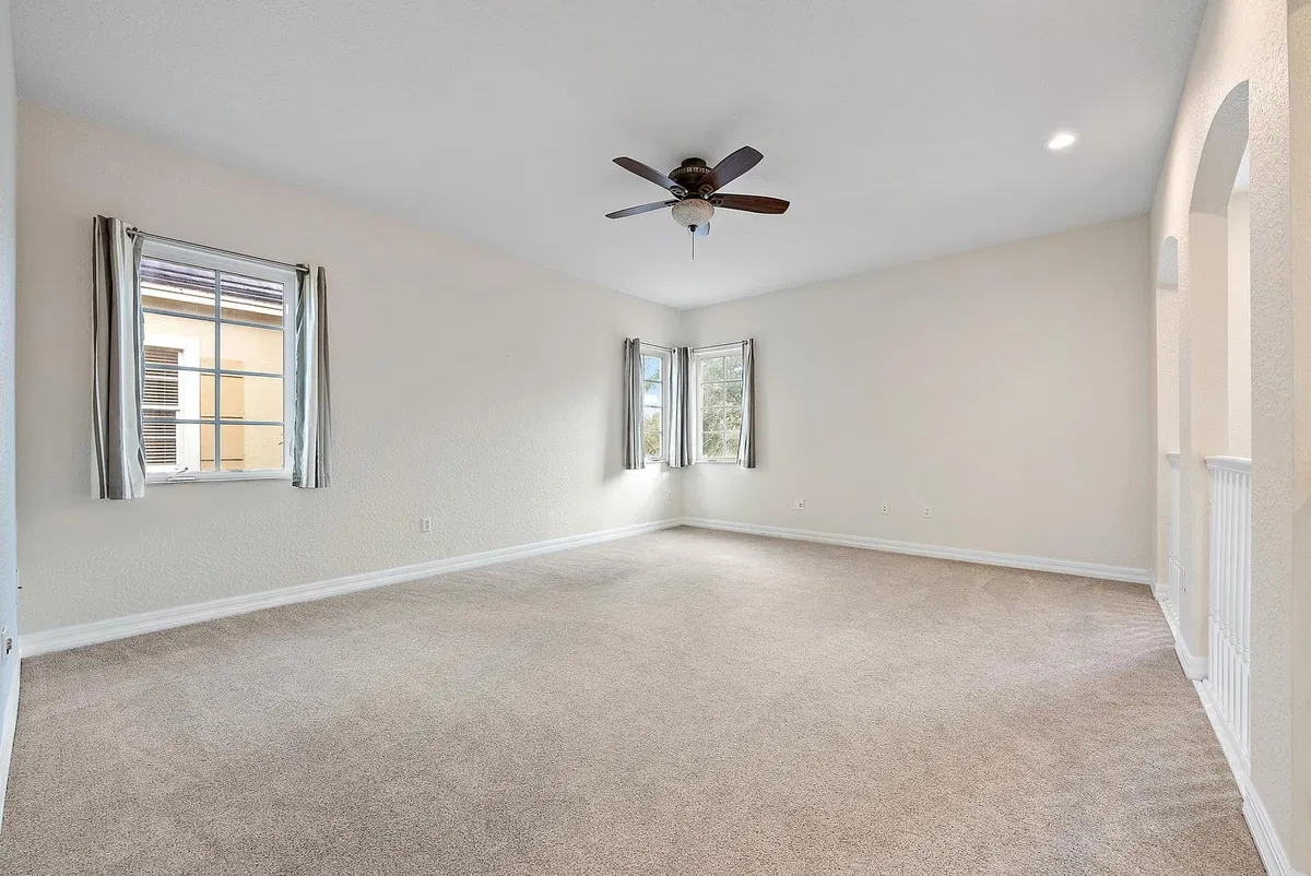 Canterbury Place Residence photo 19