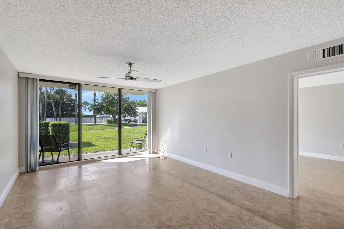 Unit 104 photo 7