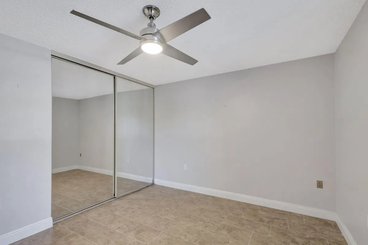 Unit 104 photo 19