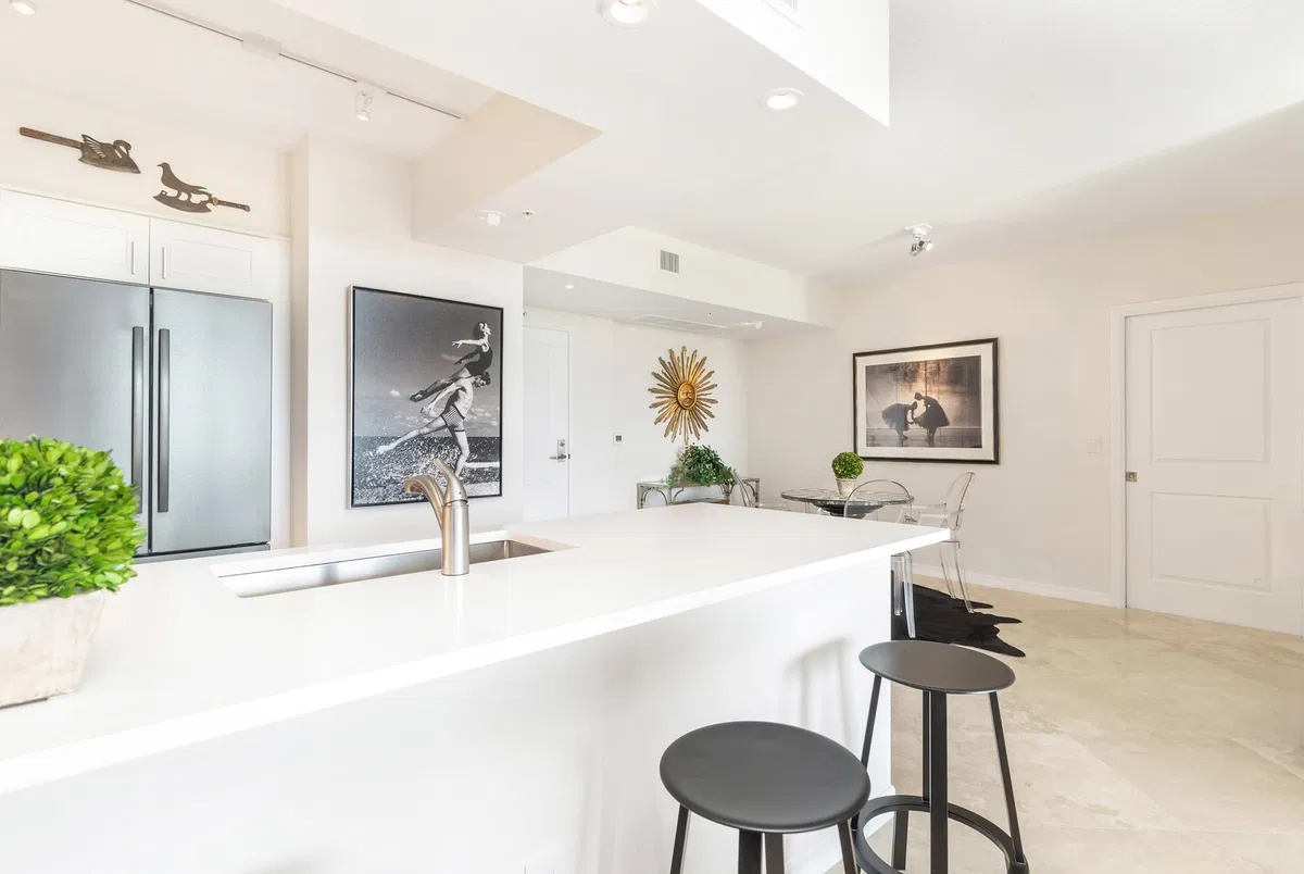The Metropolitan Unit 416 photo 7