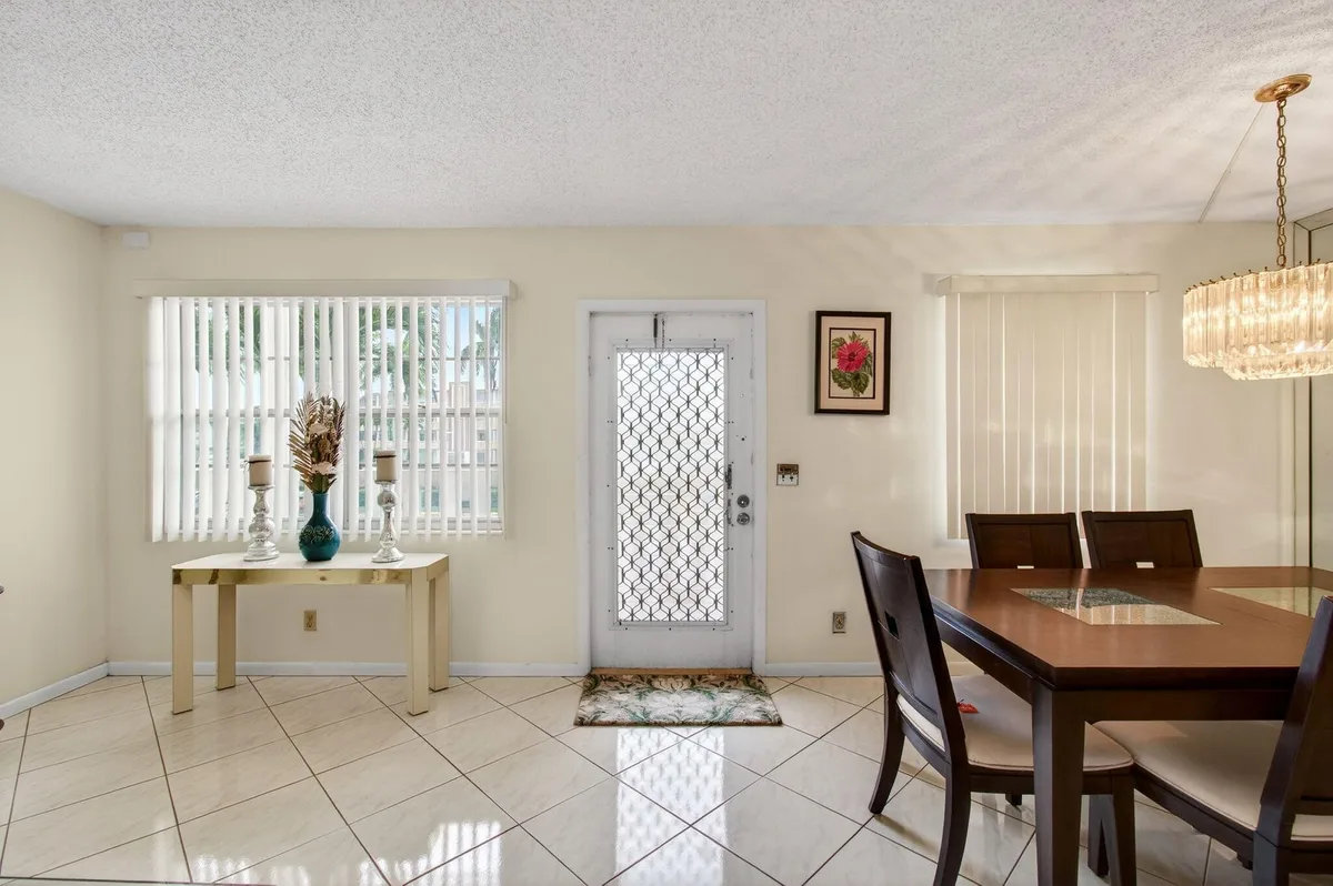 Residence photo 7