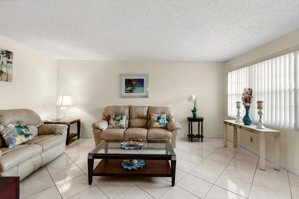 Residence photo 22