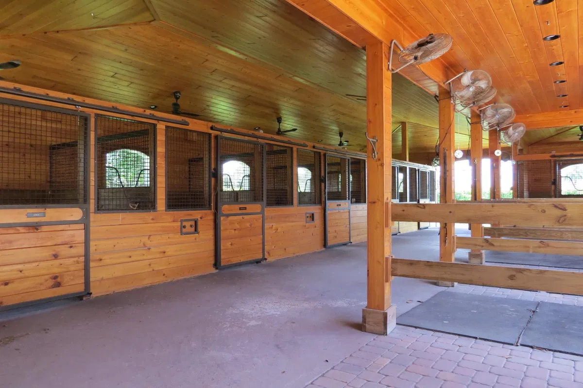 Saddle Trail Park Residence photo 4