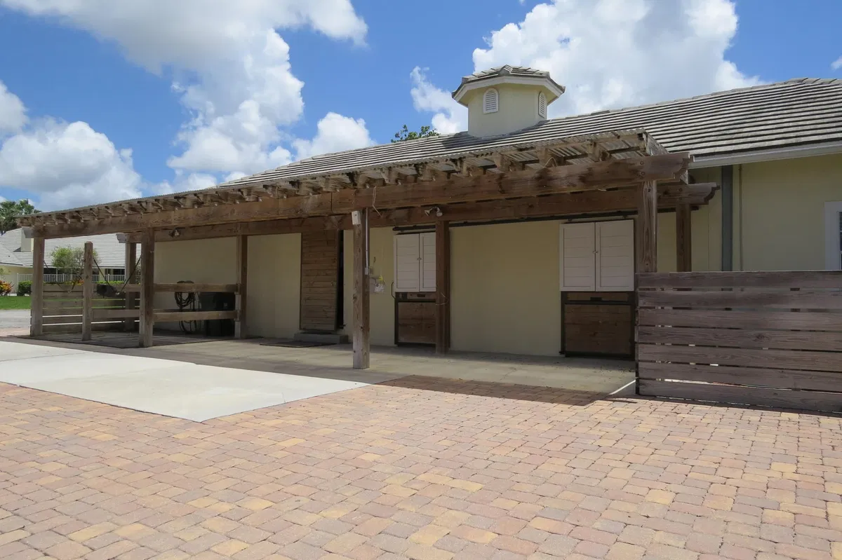Saddle Trail Park Residence photo 16