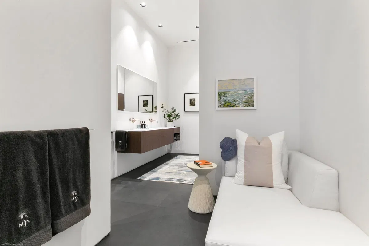 Residence photo 19