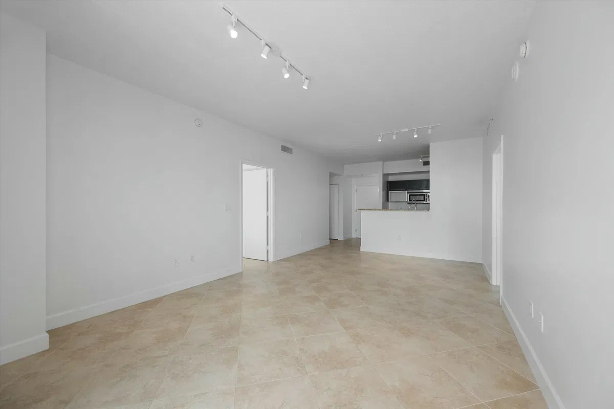 Cityplace South Tower Unit 1605 photo 10