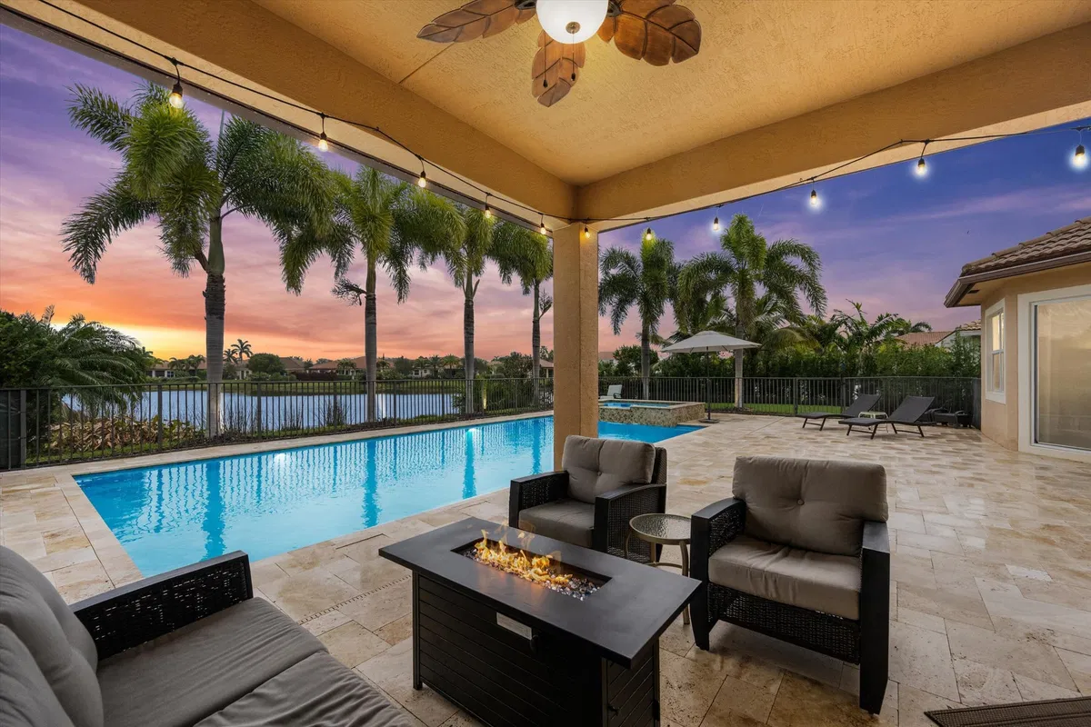 Rialto Jupiter Residence