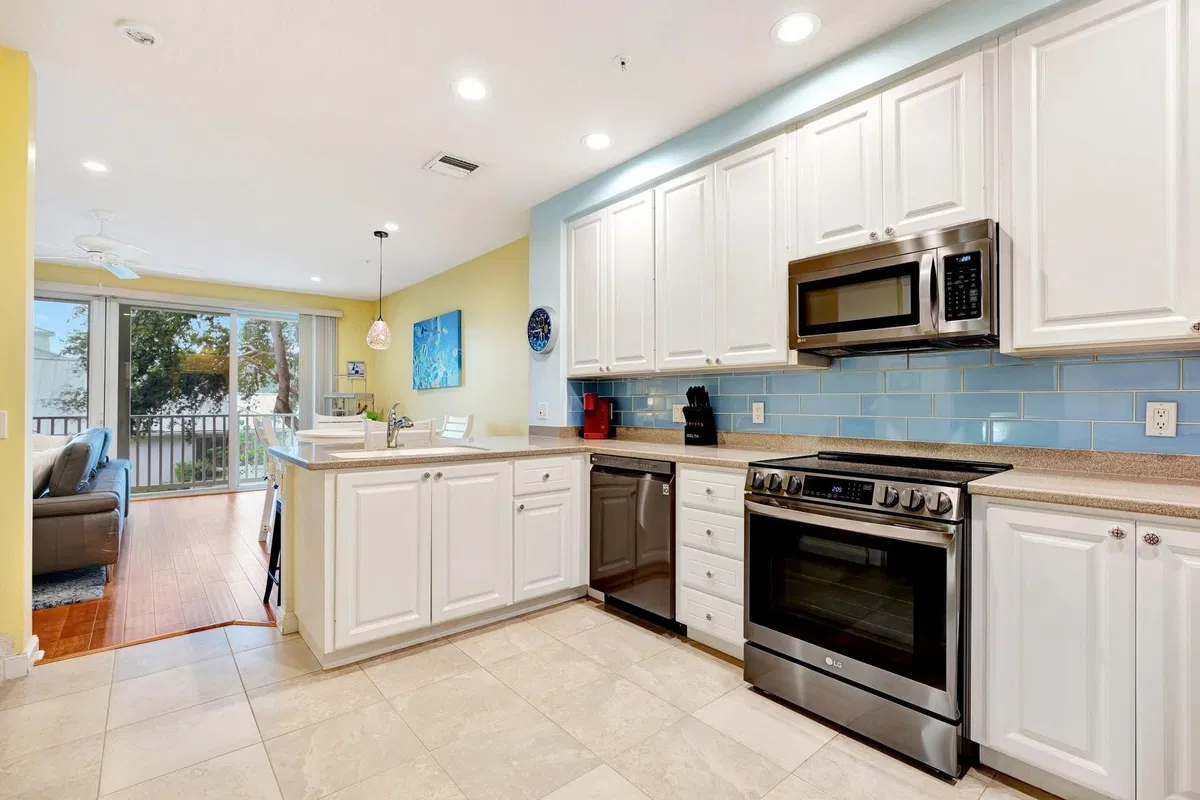 Mallory Creek Abacoa Residence photo 10