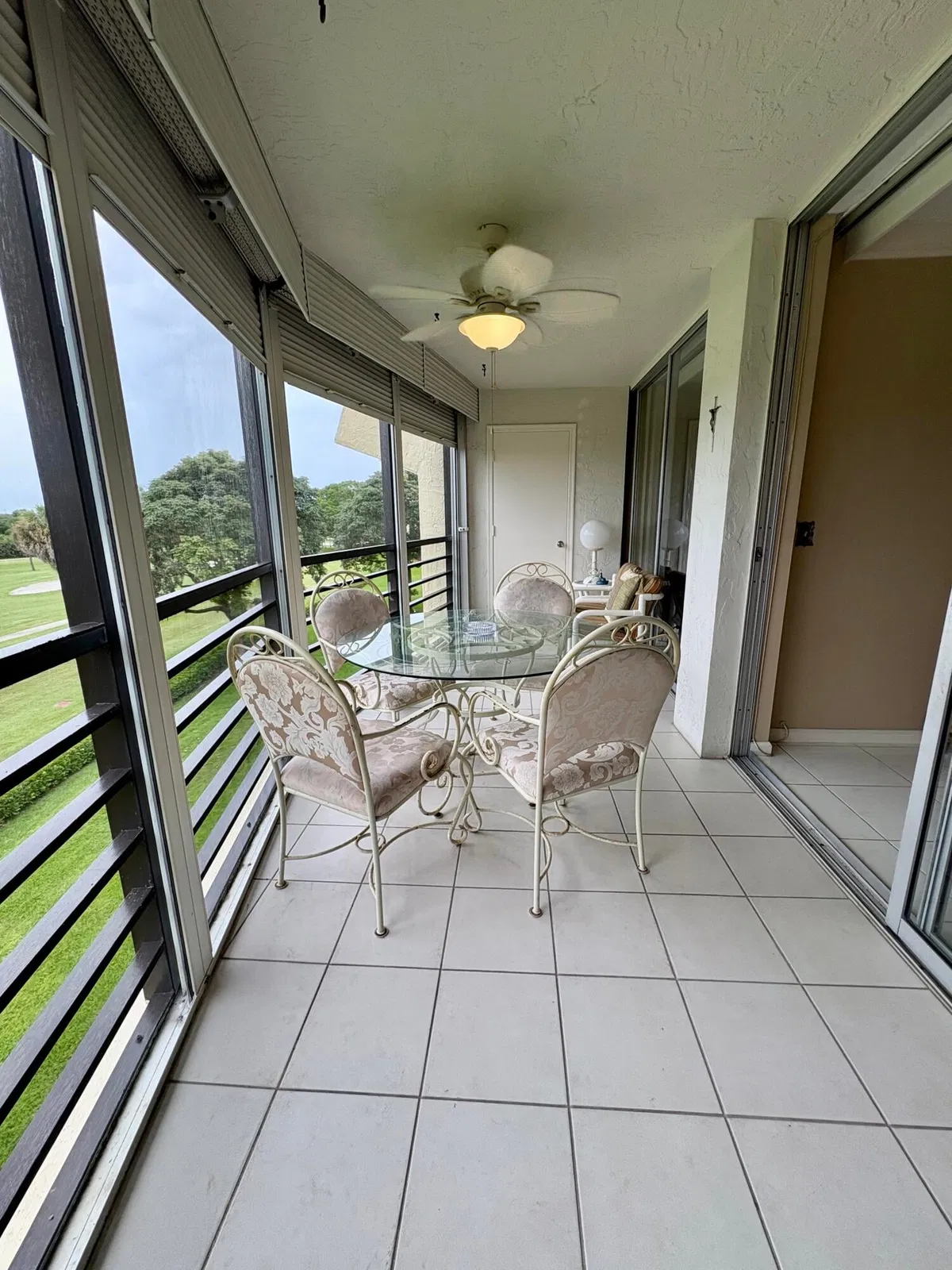 Unit 402 photo 13