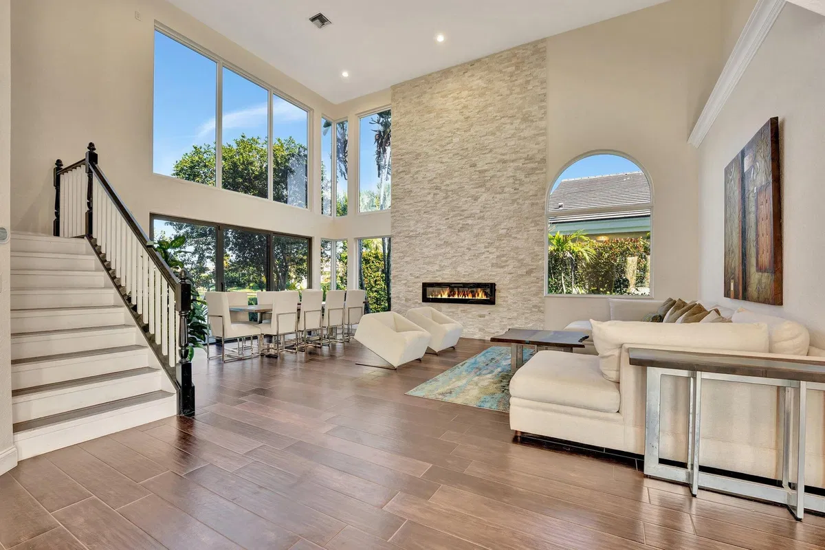 Seasons Residence photo 22