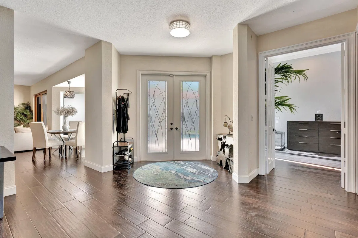 Seasons Residence photo 28
