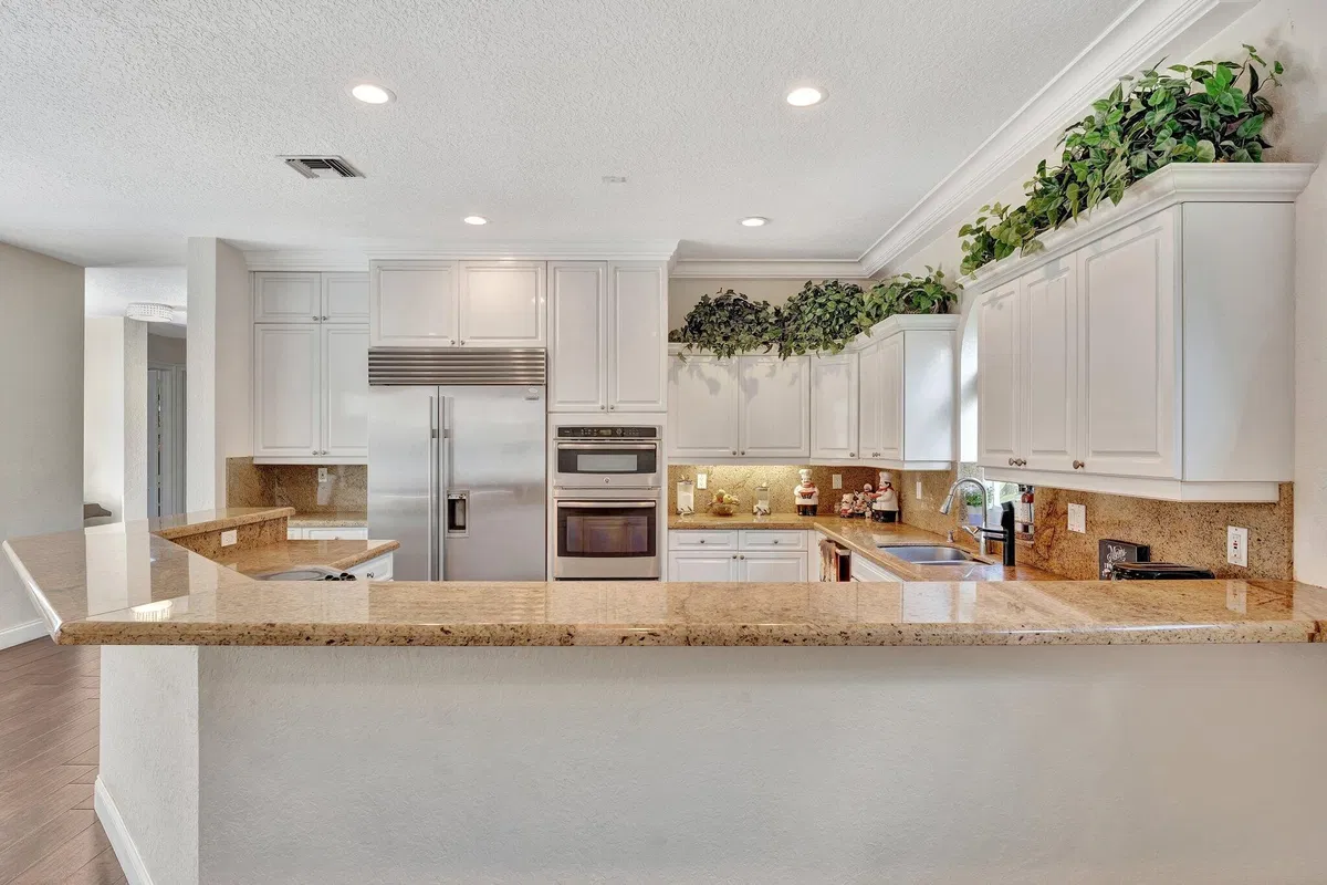 Seasons Residence photo 49