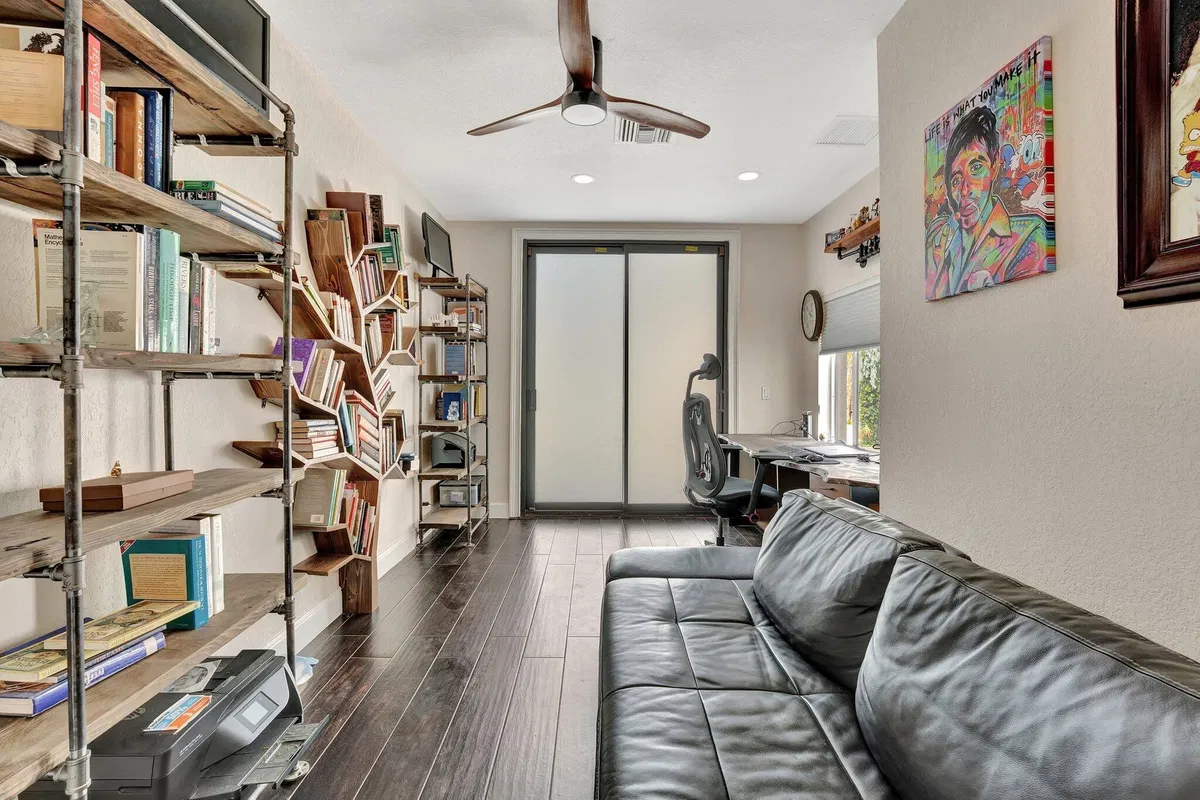 Seasons Residence photo 73