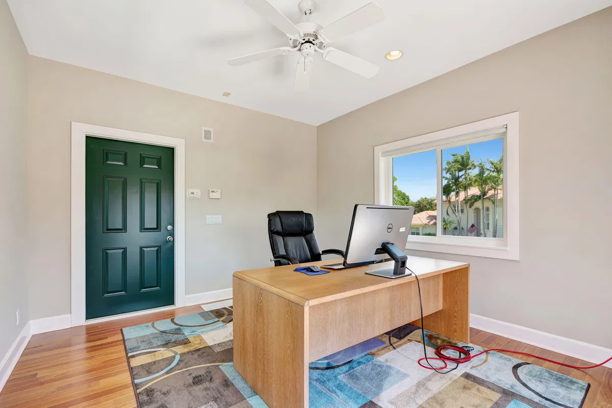 Admirals Cove Residence photo 58