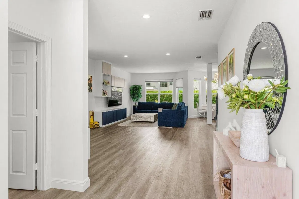 Woodfield Country Club Residence photo 4