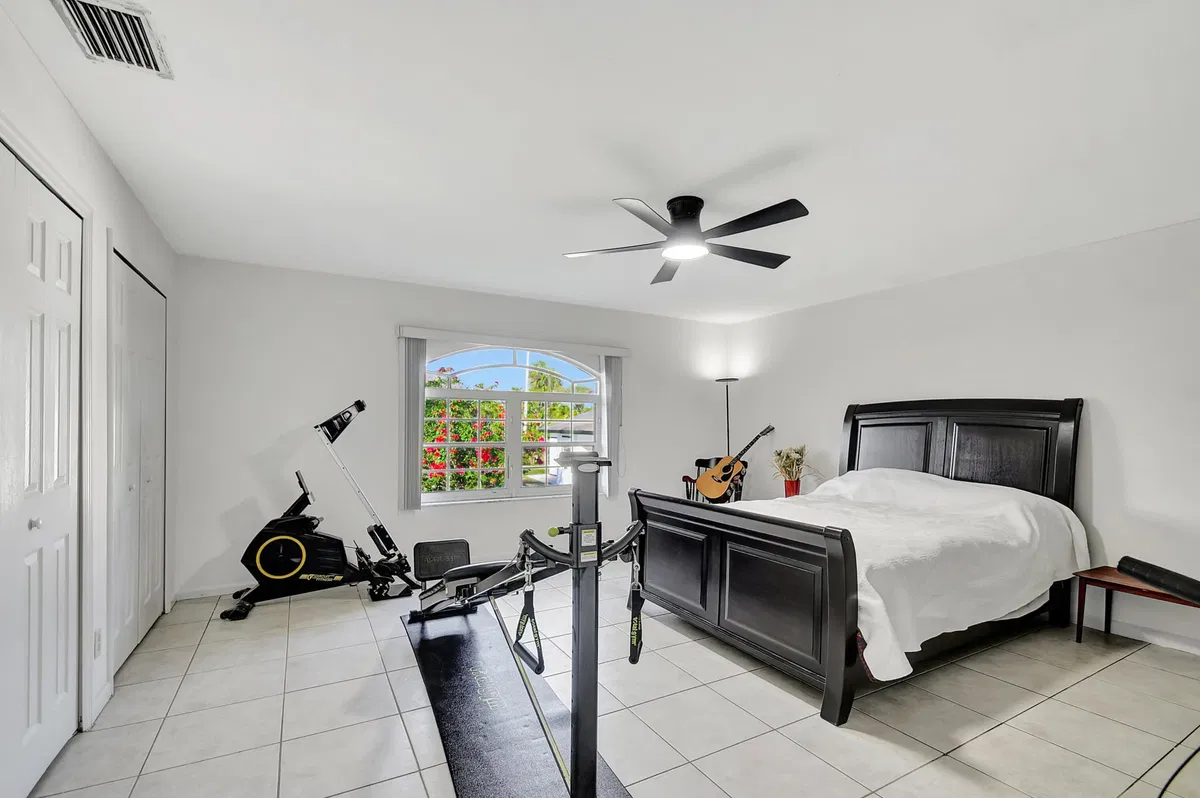 Residence photo 22