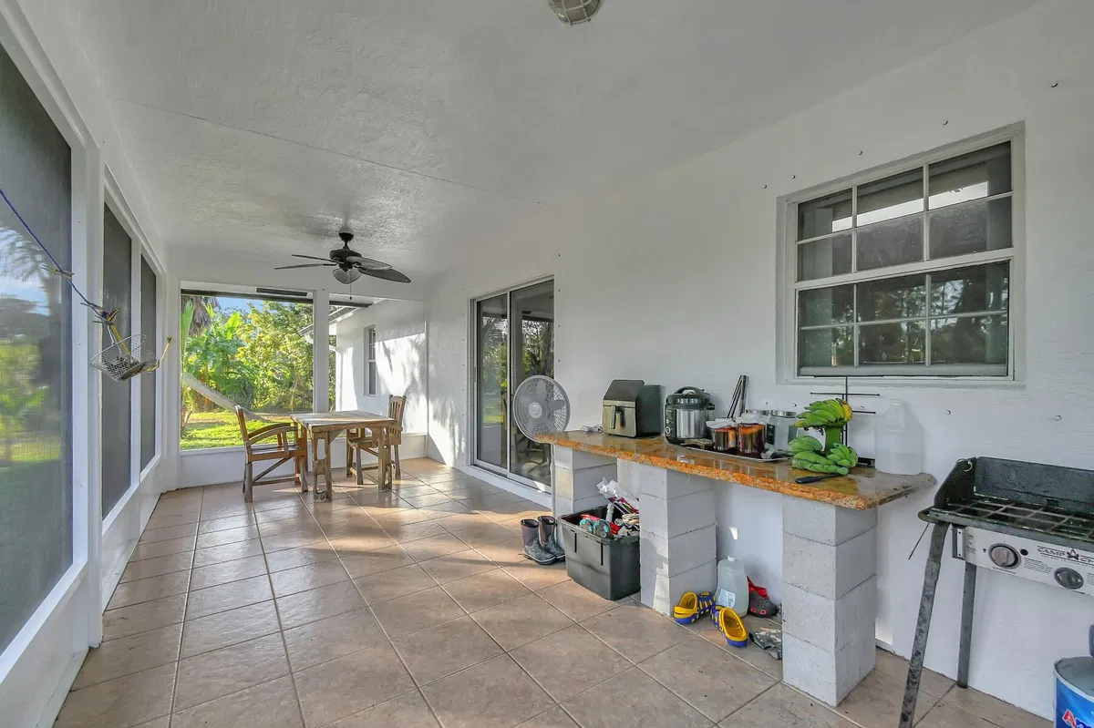 Residence photo 28