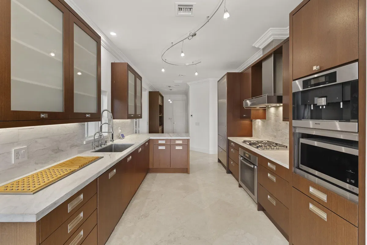 Admirals Cove Residence photo 10