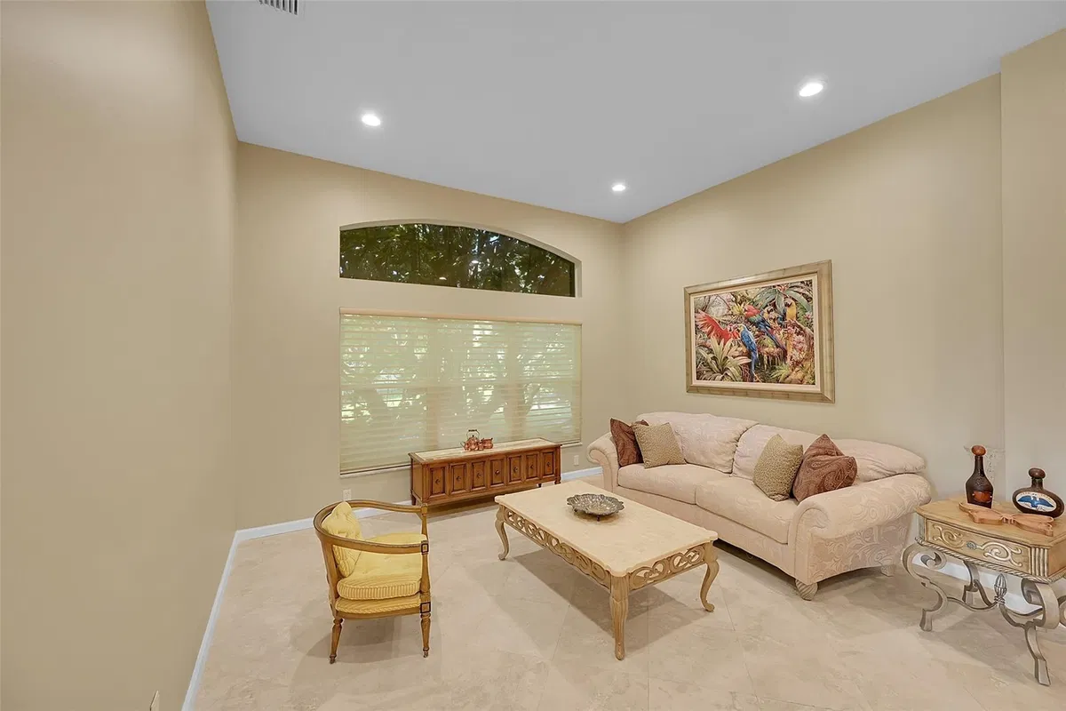 Residence photo 19