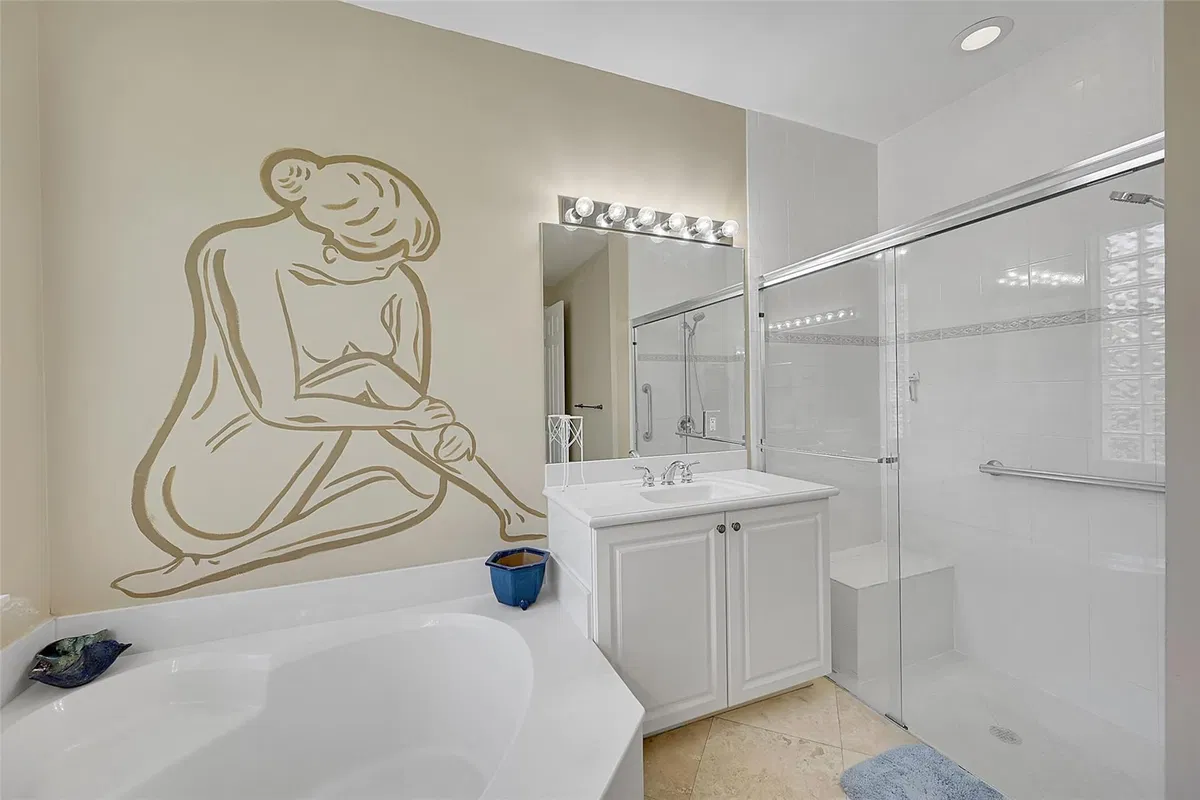 Residence photo 25