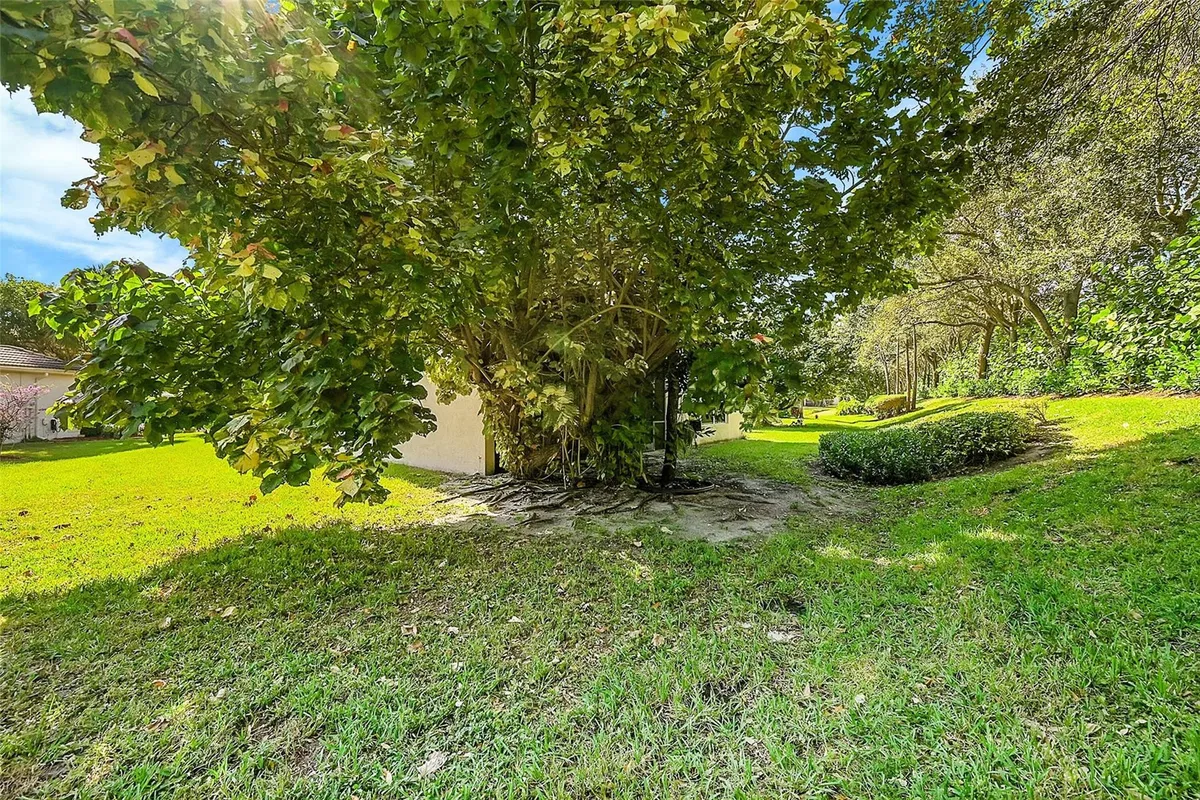 Residence photo 34