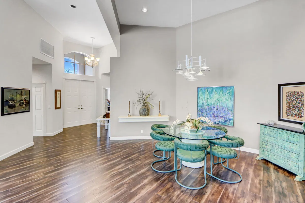 Woodfield Country Club Residence photo 4