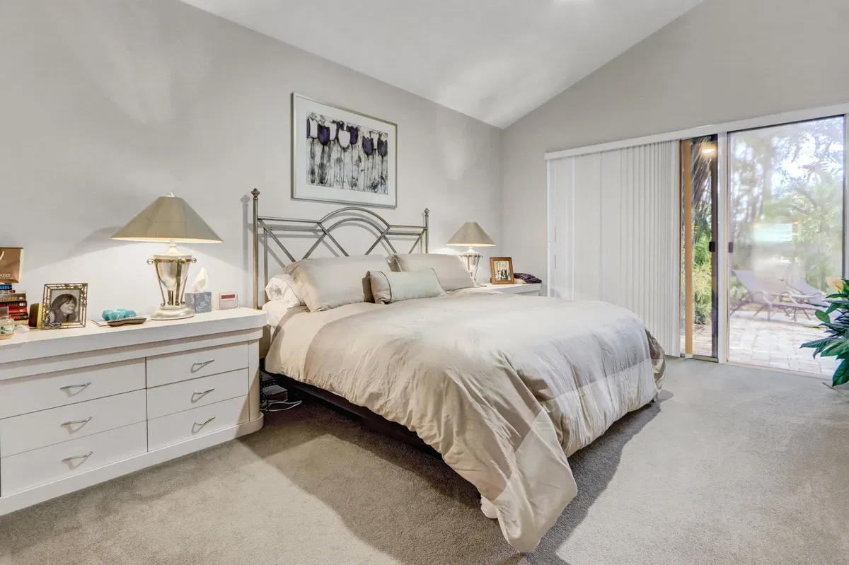 Woodfield Country Club Residence photo 10