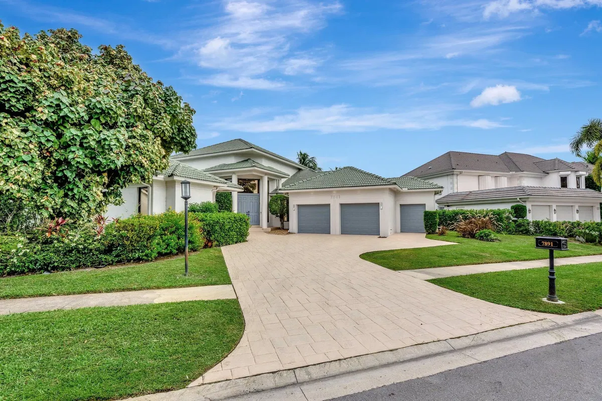 Boca Grove Residence