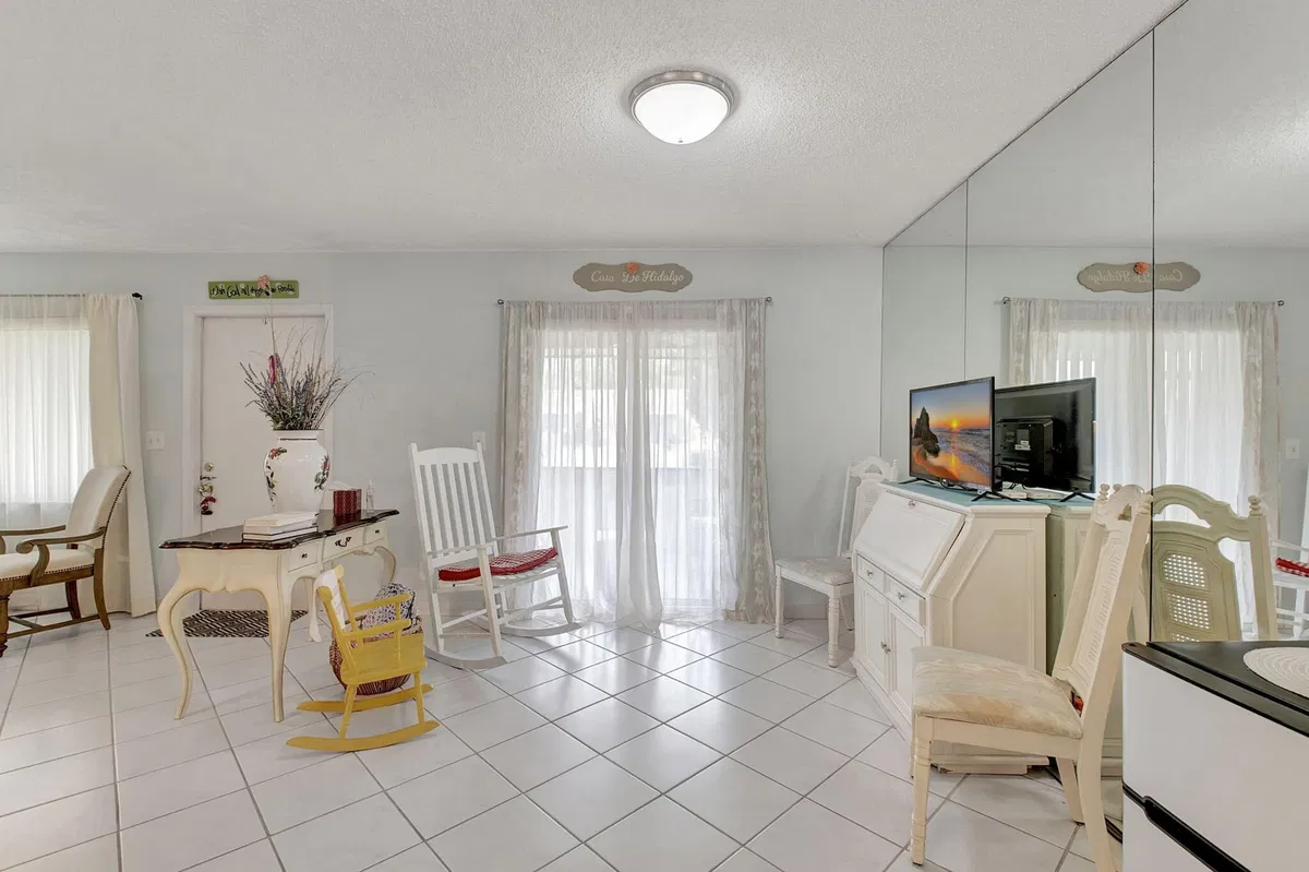 Residence photo 10