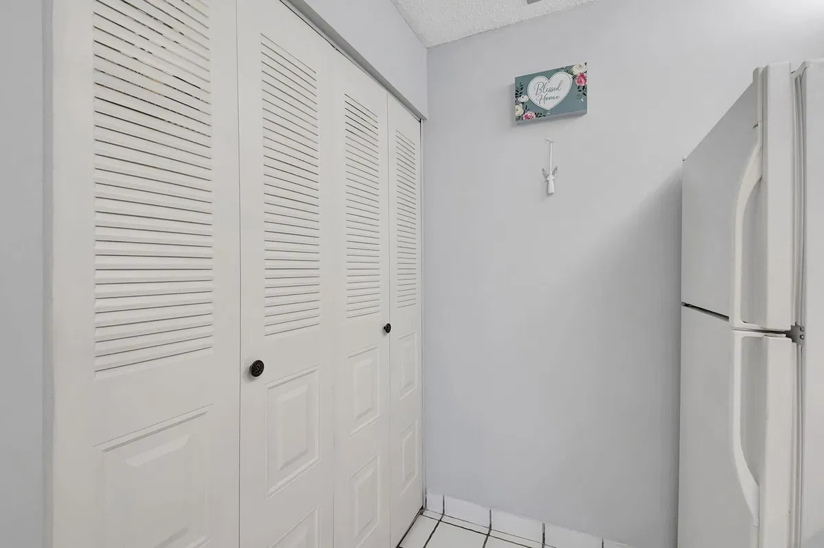 Residence photo 16