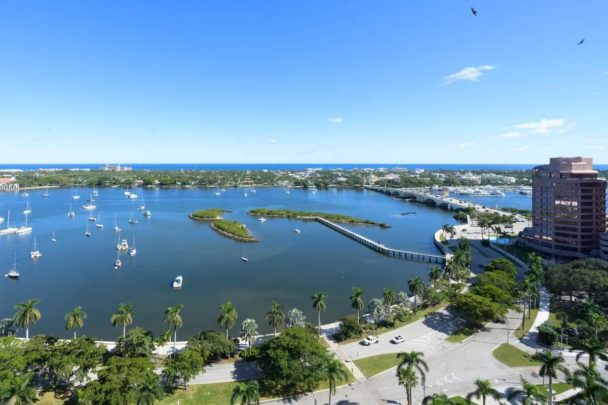 The Plaza of The Palm Beaches Unit 21a photo 4